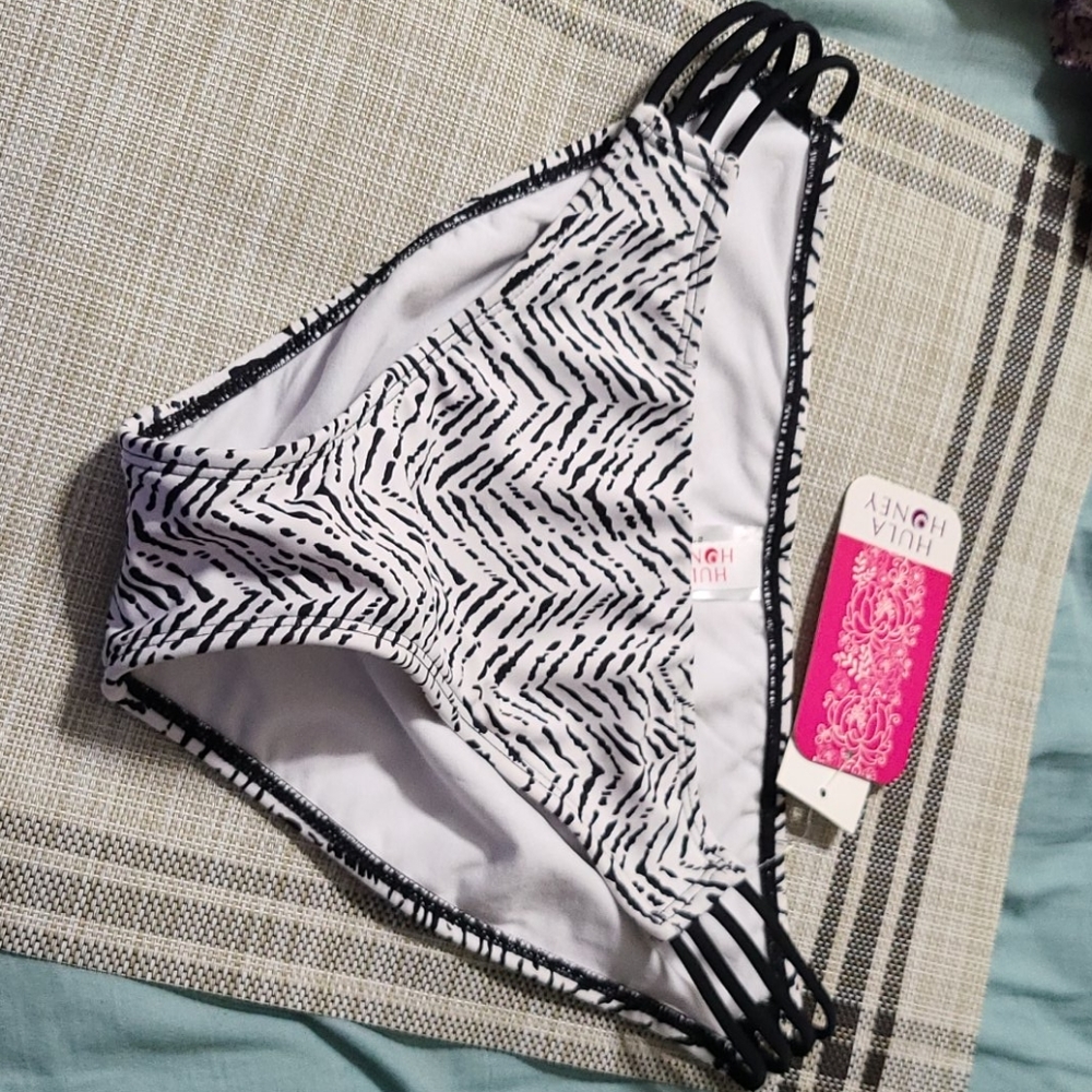 NWT Hula Honey bikini bottoms